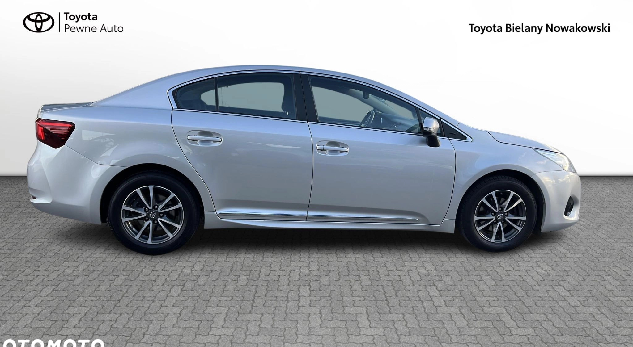 Toyota Avensis cena 76900 przebieg: 80475, rok produkcji 2017 z Muszyna małe 326